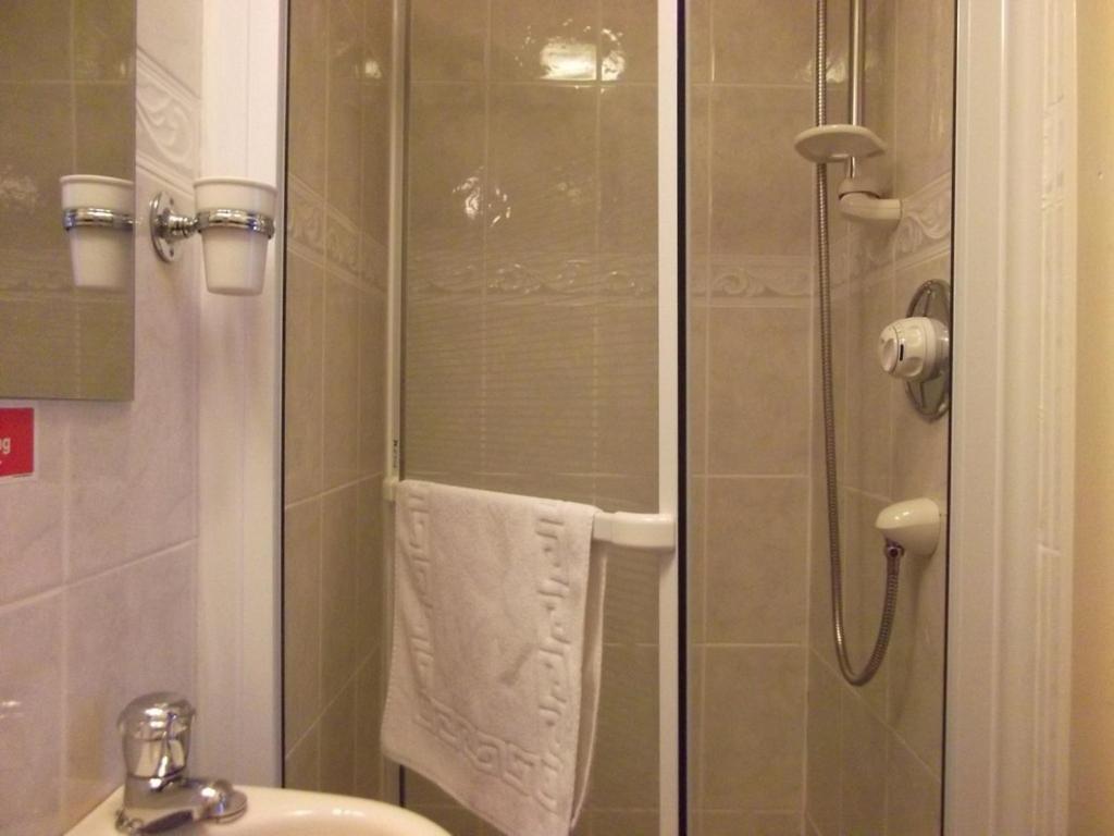 Holmlea Guest House Exclusively For Adults Windermere Bagian luar foto